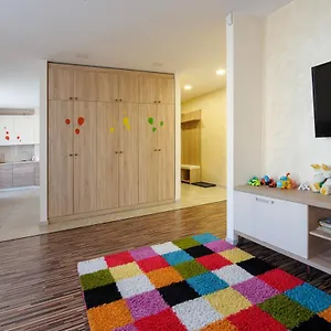 Colored Balloons - 3 Bedrooms, 3 Bathrooms, Equipped Large Апартаменты