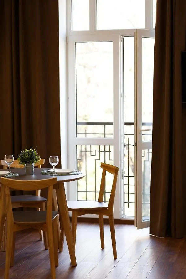 Lux Apartments Львов 0*,